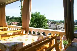 Уютная веранда, Вардане