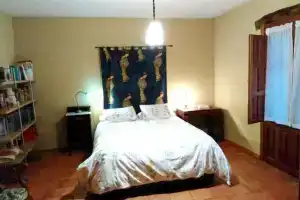 House with 4 Bedrooms in Segovia, with Enclosed Garden And Wifi - 45 Km From the Slopes, Сеговия