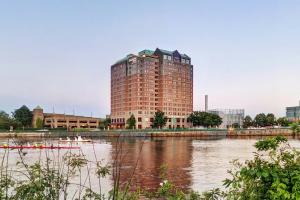 DoubleTree Suites by Hilton Hotel Boston - Cambridge, Бостон