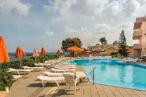 Athina's Flat on the sea, Като-Даратсо