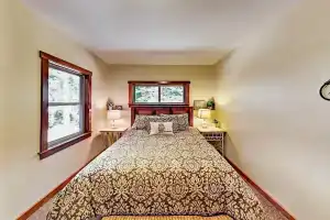 68 Alpine Home 4 Bedrooms 2 Bathrooms Home, Маммот-Лейкс