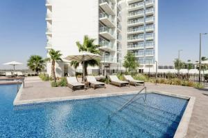 Отель «Radisson Dubai Damac Hills», Дубай