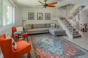 Spacious 4br Townhouse by WanderJaunt, Скоттсдейл