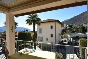 Village Apartment in Cannero Riviera With Balcony, Каннеро-Ривьера