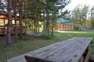 Гостиница «Ермак», Артын