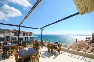 Villa Otel Restaurant & Cafe, Алтынолук