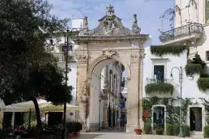 Casa Adele - Dimora del 1700 nel centro storico, Мартина-Франка