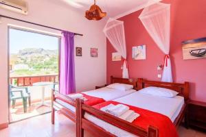 Savas Rooms, Палеохора