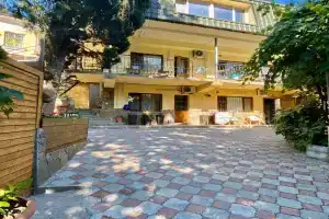 Семья, офис, Ялта