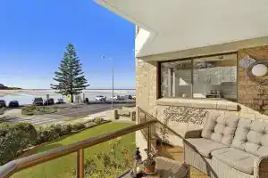 Sundowner Apartment 2, Энтранс