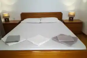 MTC-SfS Apartment by the sea and Airport, Порто-Рафти