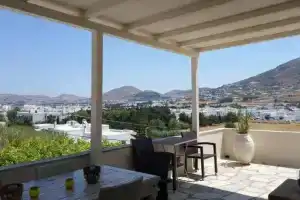 Paros Rooms, Парикия