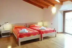 IseoLakeRental - Casa del Pescatore, Рива-ди-Сольто