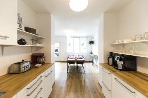 B&b Daya, Левен