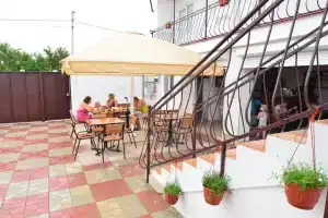 Гостевой дом «Морской Бриз», Заозёрное