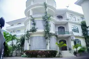 Mini-Mansion Villa Adjacent To The Beach, Дар-Эс-Салам