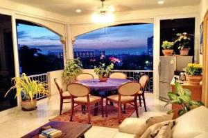Oasis Naturist Villa, Карон