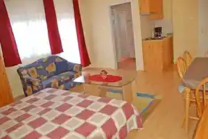 Brigitte Guesthouse, Бюк