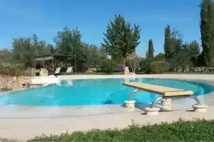 Wonderful private villa for 4 people with Wifi, pool, A/c, TV, terrace and parking, Ашано
