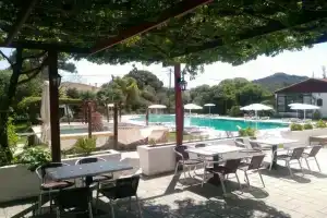 Eleonas Apartments, Иксия