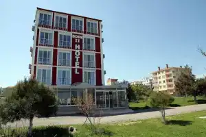 Boss 2 Hotel, Эджеабат