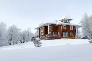 Туристический комплекс «Малые Карелы», Малые Корелы