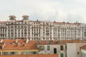 Hotel Byakko, Ницца