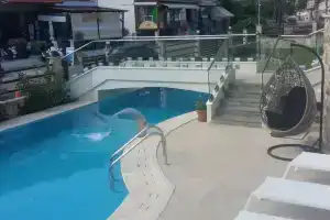 Hatzoudis Luxury Suites, Хриси-Амудия