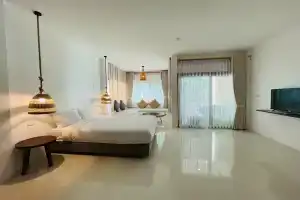 Issara Beach Resort, Сичон