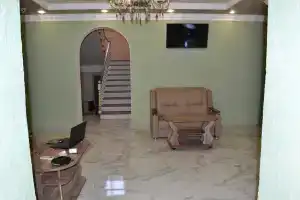 Гостиница «Медэя», Шахты