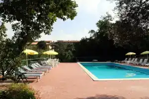 Belvilla by Oyo Holiday Home in Pacaino With Pool, Пачиано
