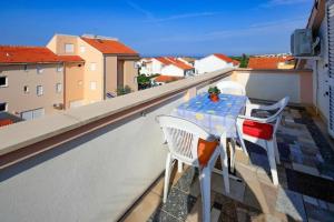 Apartments Anika, Новаля