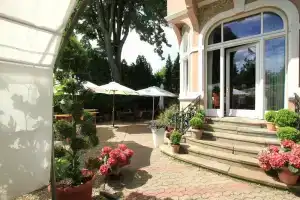 Hotel Villa Medici Ristorante, Крефельд