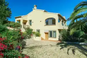 Book IT Villa Berdica Moraira, Бениса