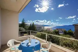 Amazing Home in Novi Vinodolski With Wifi and 2 Bedrooms, Нови-Винодолски