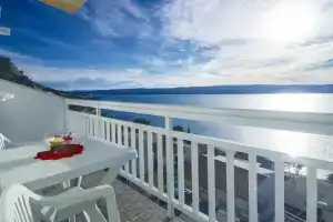 Amazing Home in Omis With Wifi and 2 Bedrooms, Омис