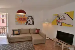 Pop Art Apartment In Downtown, Торри-дель-Бенако