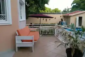 Hibiscus Guest house, Порт-О-Пренс