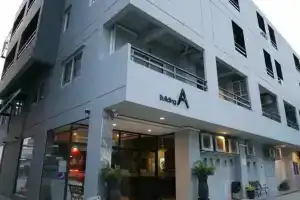 B-Black Hotel Chonburi, Чонбури