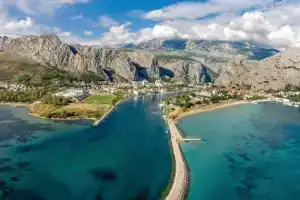 Sunflower House With a Pool and Large Garden, Омис