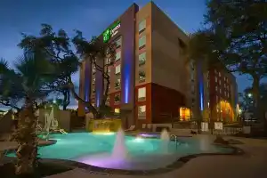 Holiday Inn Express & Suites San Antonio Medical-Six Flags, an Ihg Hotel, Сан-Антонио
