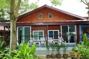 Dee Dee Beach House, Пхи Пхи