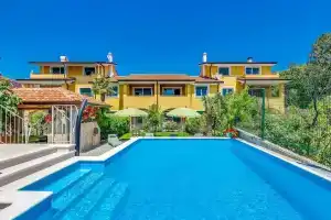 Stunning Home in Kostrena With Wifi and 2 Bedrooms, Риека