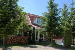 Das Kleine Hotel, Биспинген