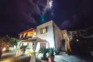 Villa Il Glicine Bed & Breakfast, Вулкано-Порто