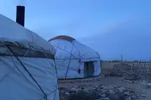 Бел-Там, Тон