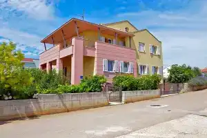 Apartment Ema, Задар
