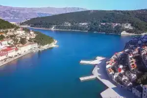 Amazing Apartment in Pucisca With 1 Bedrooms and Wifi, Пучишче