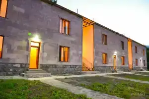 Yeghevnut Hotel, Горис