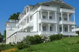 Hotel Berliner Bar, Остзеебад Гёрен